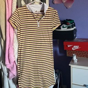 Juniors Short Sleeve Yellow Striped Dress